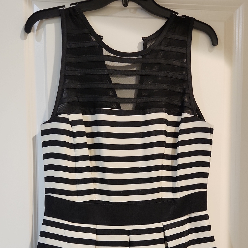Taylor Black and White Sheath Cocktail Dress